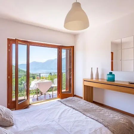 Italian Lakes With Views Holiday home *
